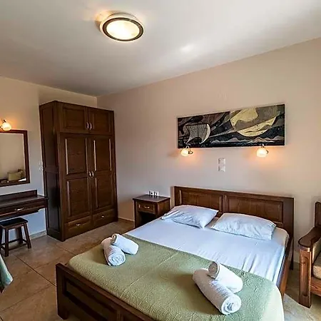 Zeus Hotel 4*