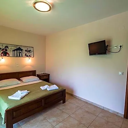 Zeus Hotel 4*