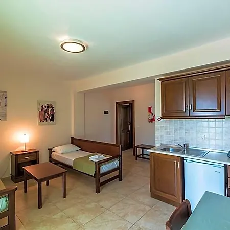 Zeus Hotel 4*